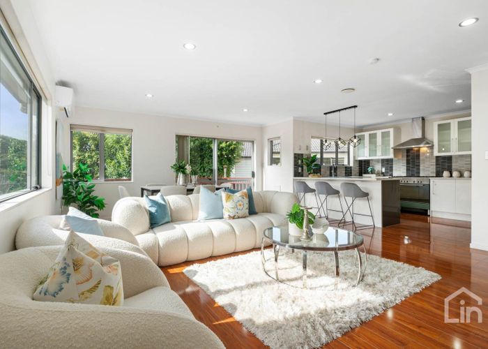  at 112 Tamahere Drive, Glenfield, Auckland
