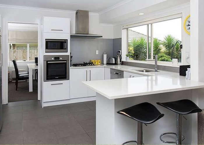  at 10 Ambleside  drive, Northpark, Manukau City, Auckland