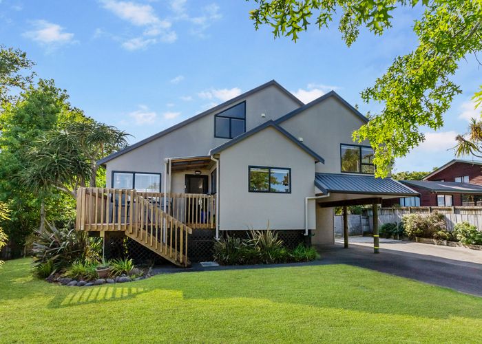  at 36 Lochend Place, Highland Park, Auckland