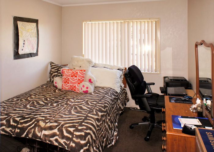  at 4/10 Lowburn Place, Flat Bush, Manukau City, Auckland