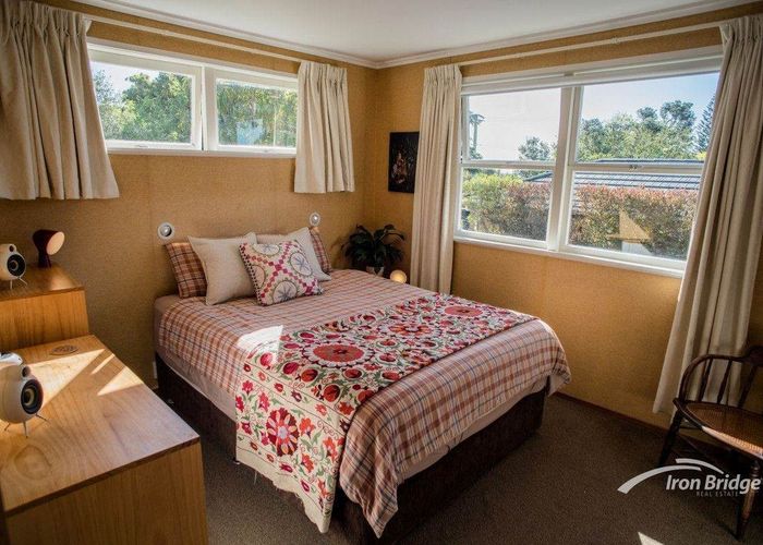  at 48 Aeroview Drive, Beach Haven, North Shore City, Auckland