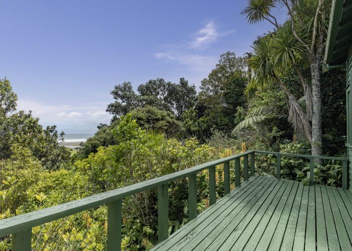  at 58 Seaview Road, Piha, Piha