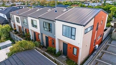  at 4/87 Astley Avenue, New Lynn, Auckland