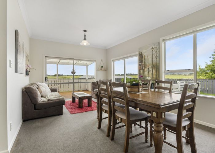  at 178 Waikawa Beach Road, Levin