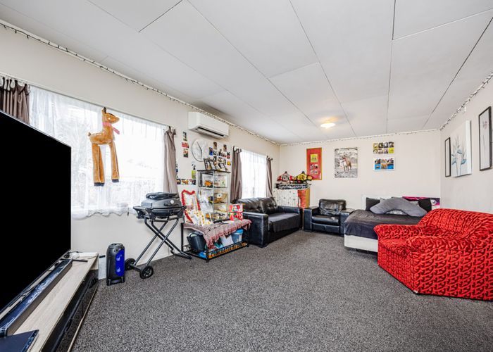  at 1/5 Solveig Place, Randwick Park, Manukau City, Auckland