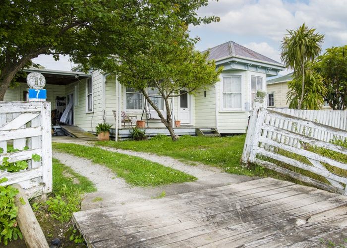  at 7 Cemetery Road, Gisborne
