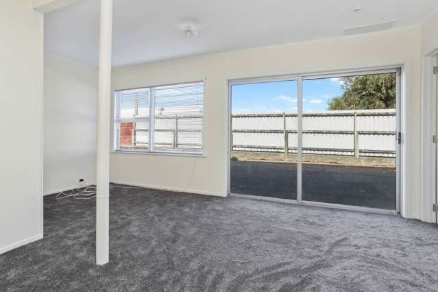  at 4/4A Harris Road, Mount Wellington, Auckland City, Auckland
