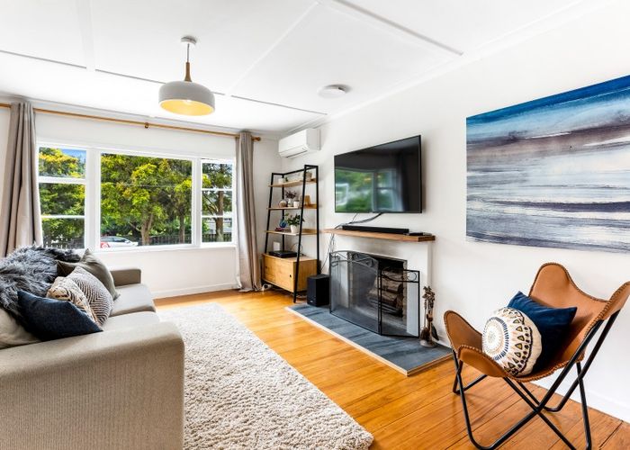  at 39 Rawhiti Street, Stokes Valley, Lower Hutt