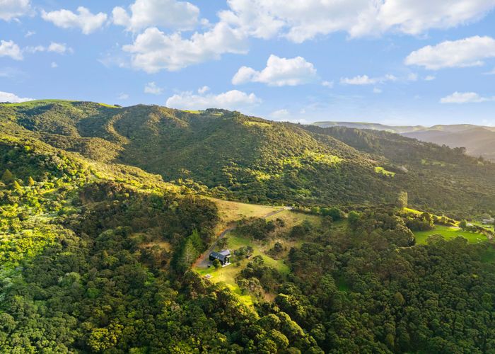 at 16 Long Road, Bethells Beach, Waitakere City, Auckland