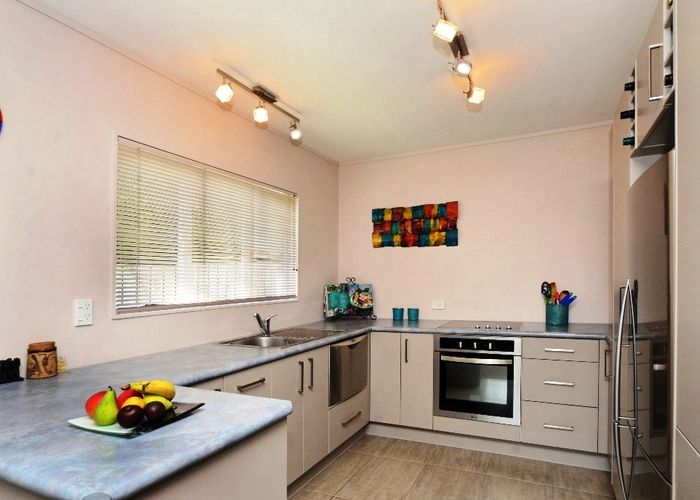  at 4/56 Kiwi Esplanade, Mangere Bridge, Manukau City, Auckland