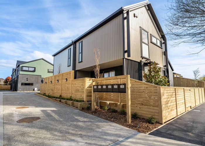  at 2/8 Victoria Street, Ebdentown, Upper Hutt, Wellington