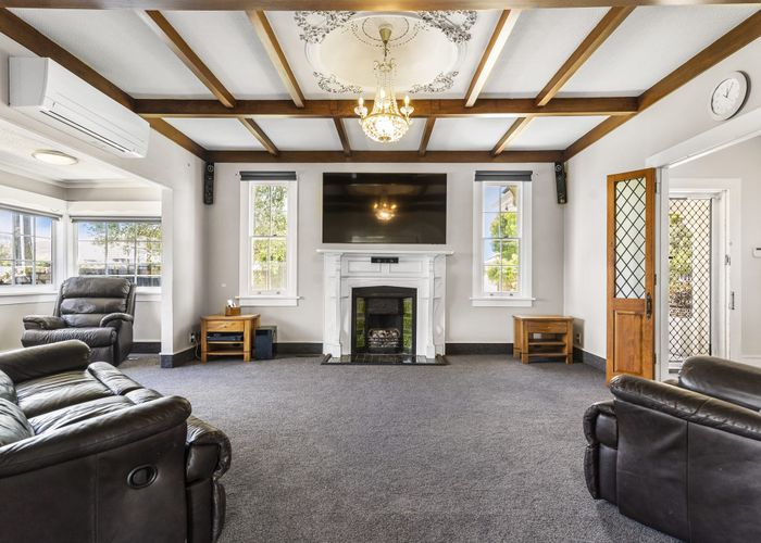  at 10 Fairlands Avenue, Waterview, Auckland
