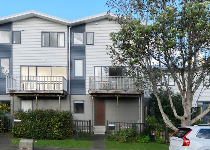 at 1/5 John Jennings Drive, Albany, North Shore City, Auckland