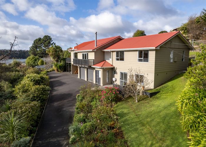  at 8 Cove Street, Roseneath, Port Chalmers