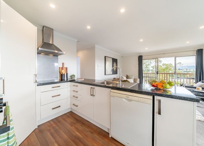  at 10a Gaff Place, Whitby, Porirua, Wellington
