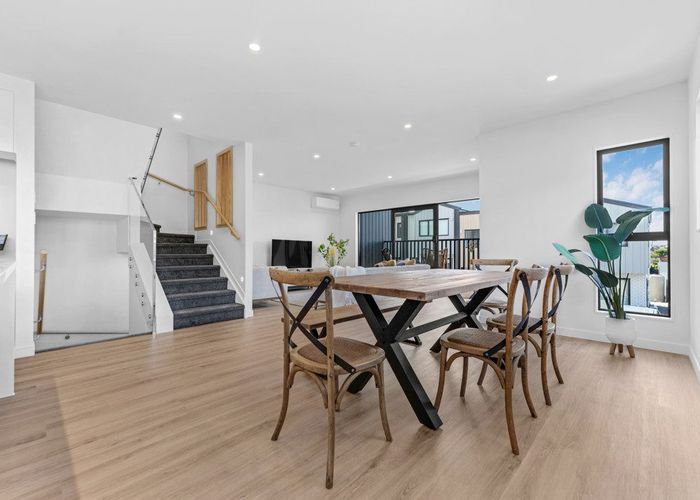  at 2 Irwin Lane, Mairangi Bay, North Shore City, Auckland