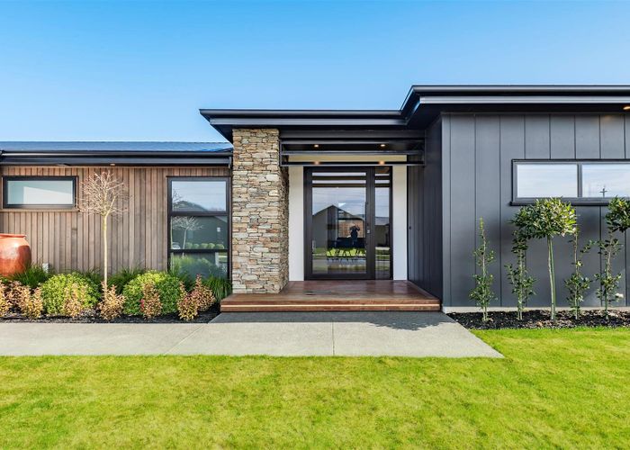  at 27 Candlesticks Crescent, Lincoln, Lincoln