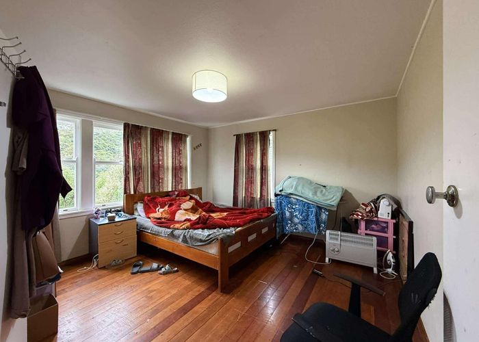  at 21 Montgomery Avenue, Karori, Wellington, Wellington