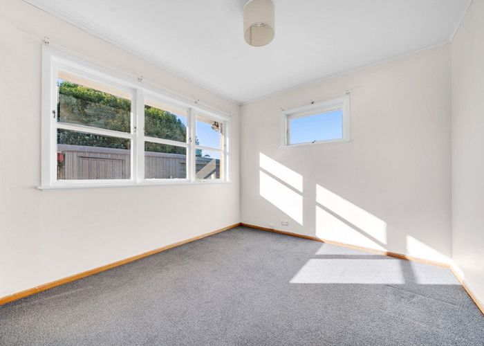  at 2/11 Don Street, Papakura, Papakura, Auckland