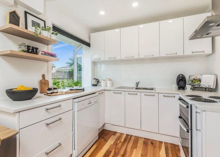  at 4/10 Harding Avenue, Mount Wellington, Auckland City, Auckland