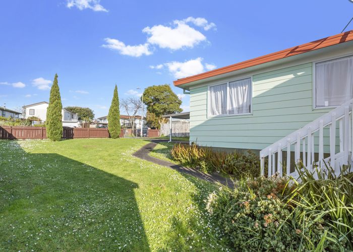  at 2/14 Silver Creek Road, Weymouth, Manukau City, Auckland