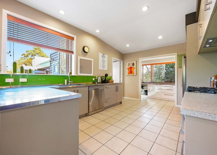  at 2 James Street, Hamilton East, Hamilton