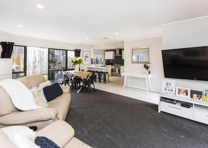  at 5 Gloucester, Silverstream, Upper Hutt, Wellington