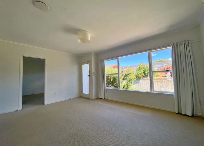  at 2/24 Inverness Road, Browns Bay, Auckland