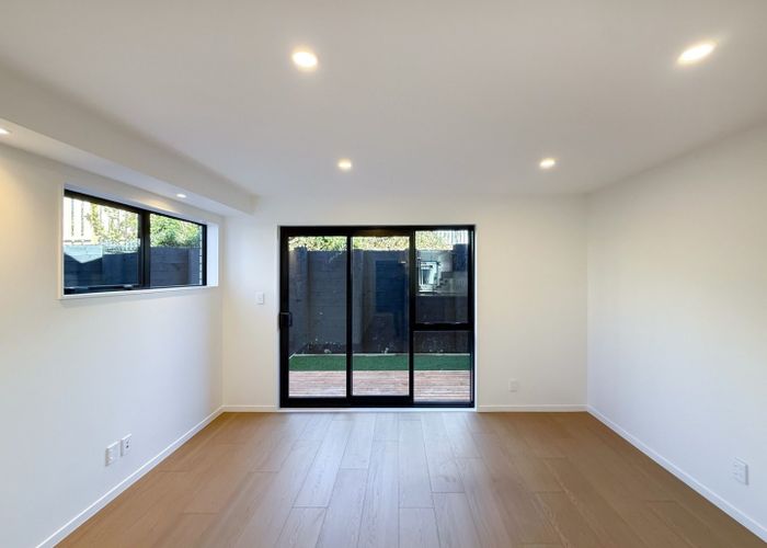  at 2/7 Peverill Crescent, Papatoetoe, Manukau City, Auckland