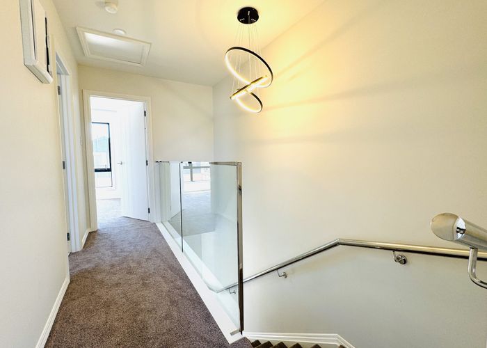  at 2/287 Massey Road, Mangere East, Manukau City, Auckland