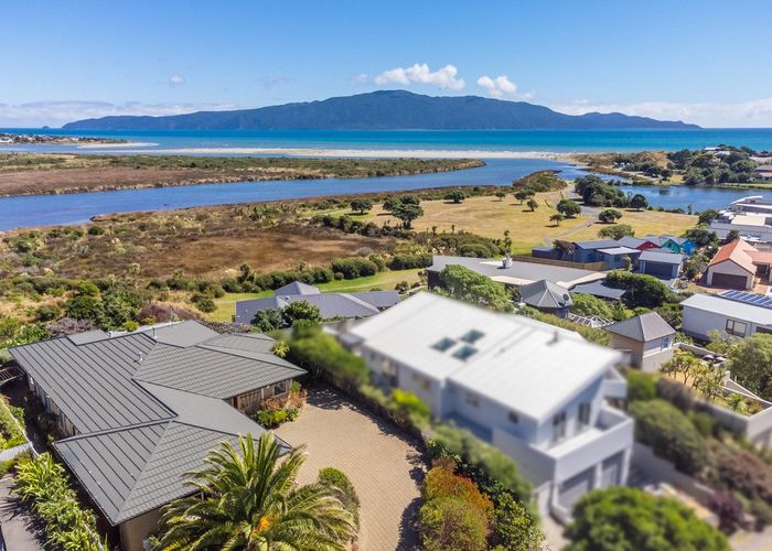  at 174 Weggery Drive, Waikanae Beach, Waikanae