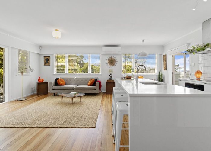  at 11 Fairmount Road, Titirangi, Auckland