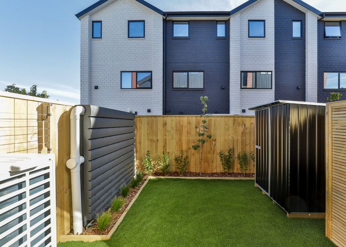  at 8/10 Wilsher Cresent, Henderson, Waitakere City, Auckland