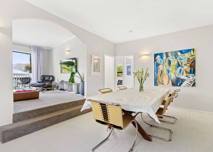  at 21 Fraser Road, Narrow Neck, Auckland