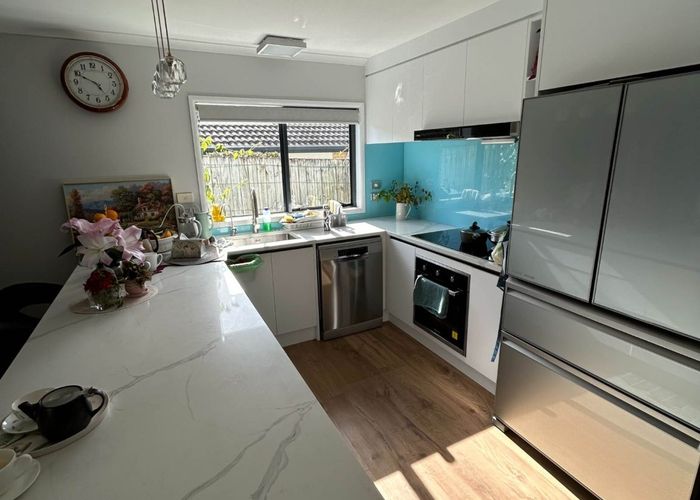  at 42 Newinn Crescent, East Tamaki Heights, Manukau City, Auckland