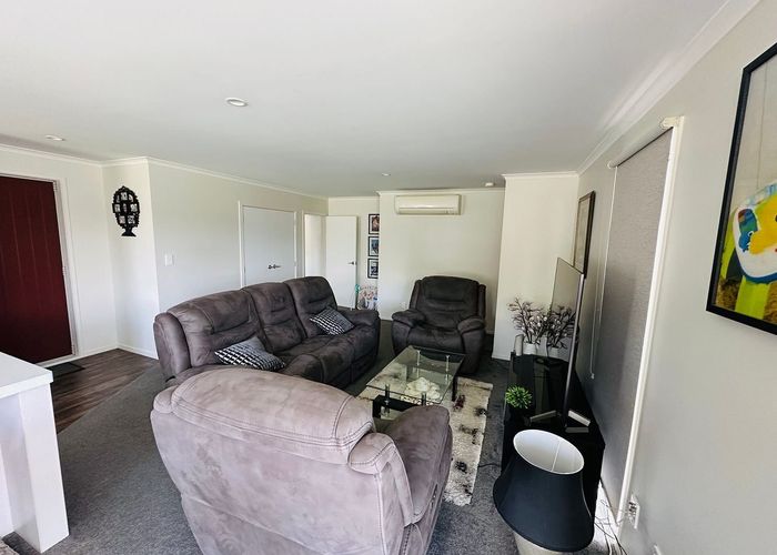  at 9 Banks Boulevard, Whitby, Porirua, Wellington