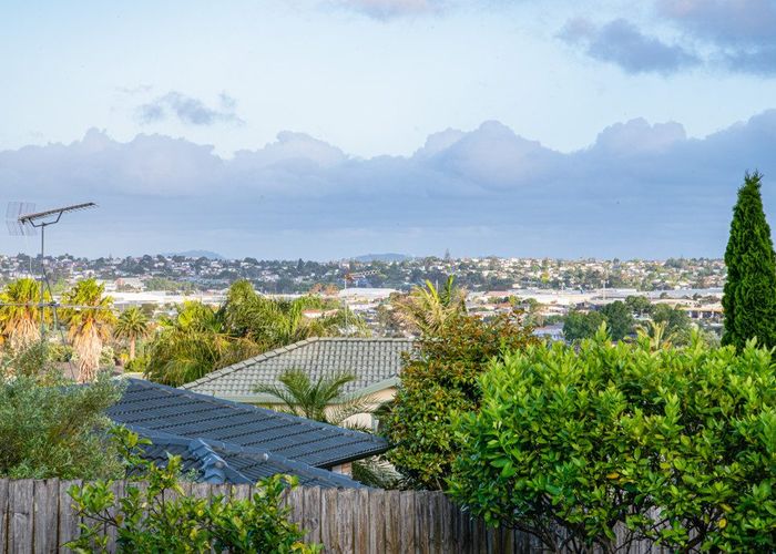  at 12 San Ignacio Court, Henderson, Auckland