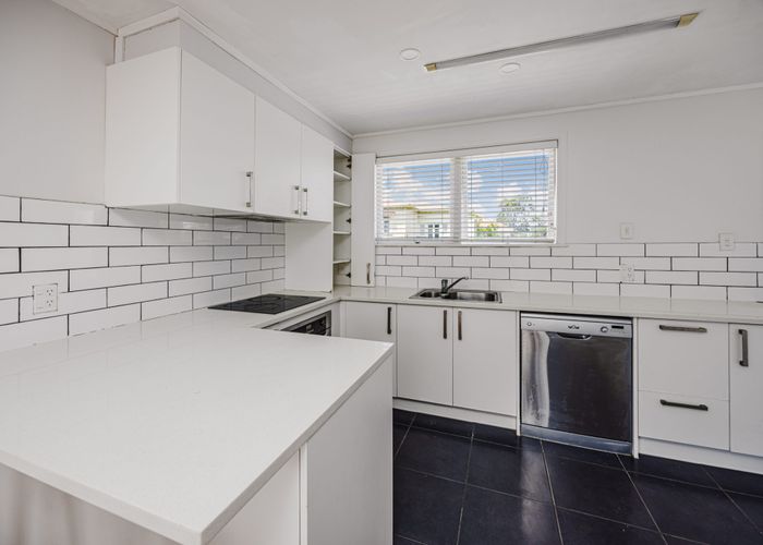  at 2/8 James Road, Manurewa, Manukau City, Auckland