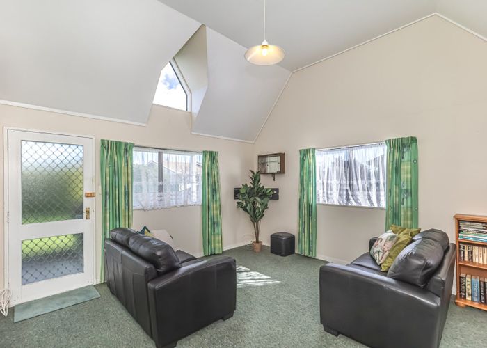  at 9 Guilford Street, LEVIN, Levin