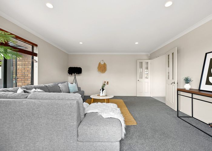  at 10 Gracefield Place, Huntington, Hamilton
