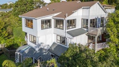  at 10 Kate Way, Karori, Wellington