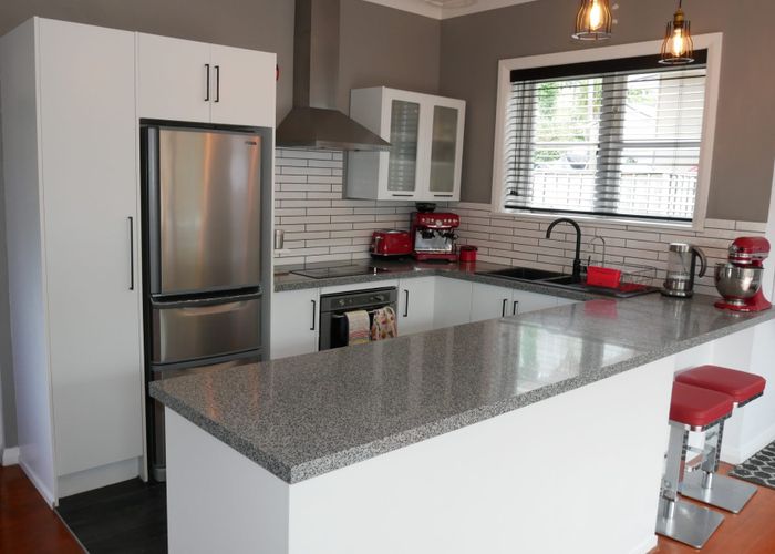  at 14A Hogans Rd, Glenfield, North Shore City, Auckland