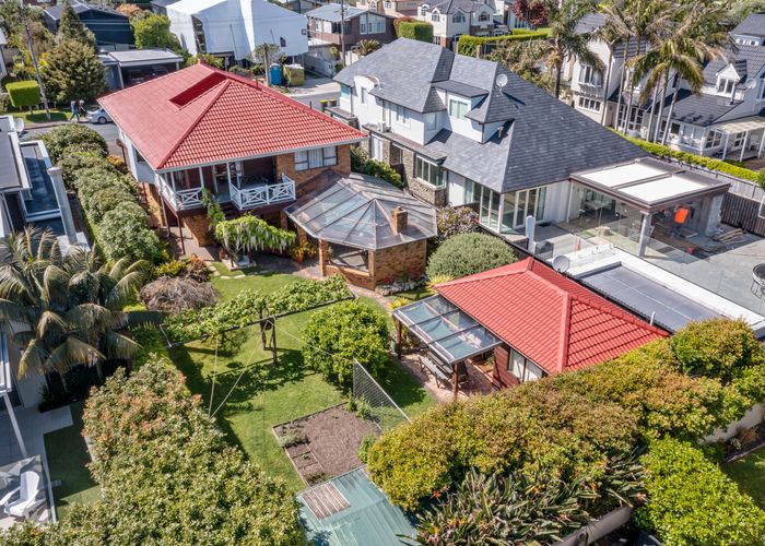  at 16 Cecil Road, Milford, Auckland