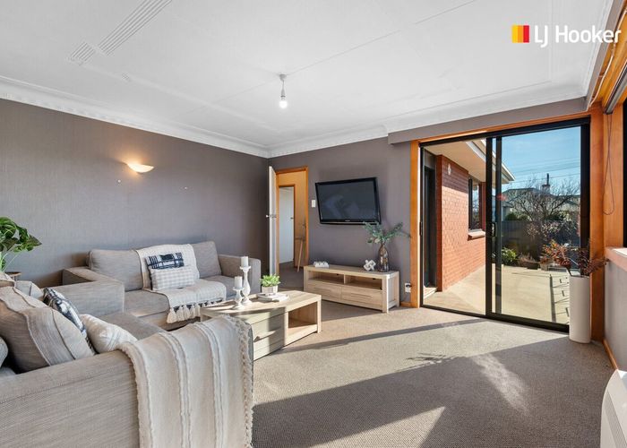  at 27 Forfar Street, Clyde Hill, Dunedin
