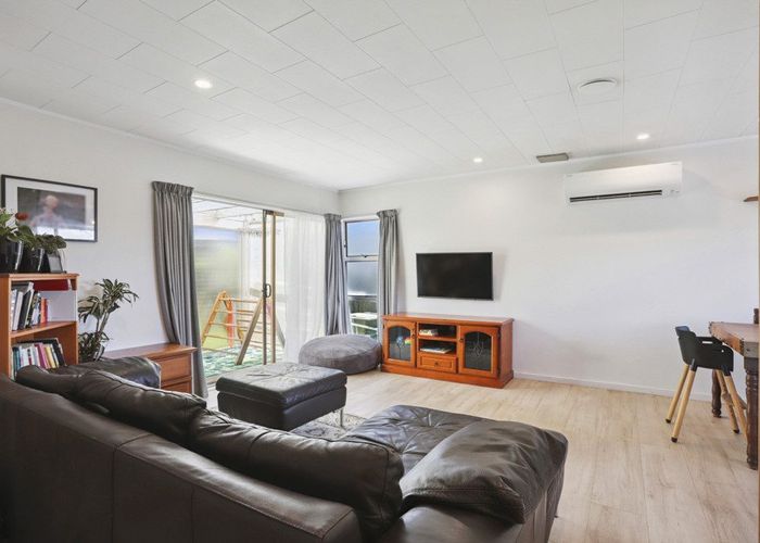  at 20 Aquarius Avenue, Glen Eden, Waitakere City, Auckland