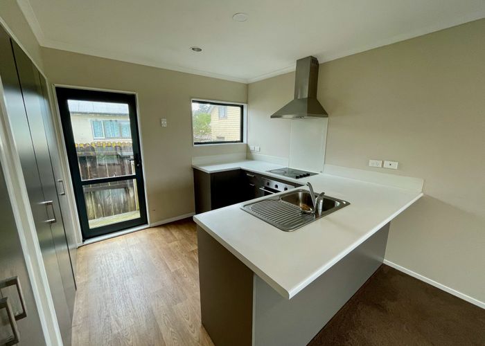  at 2/35 Earlsworth Road, Mangere East, Manukau City, Auckland