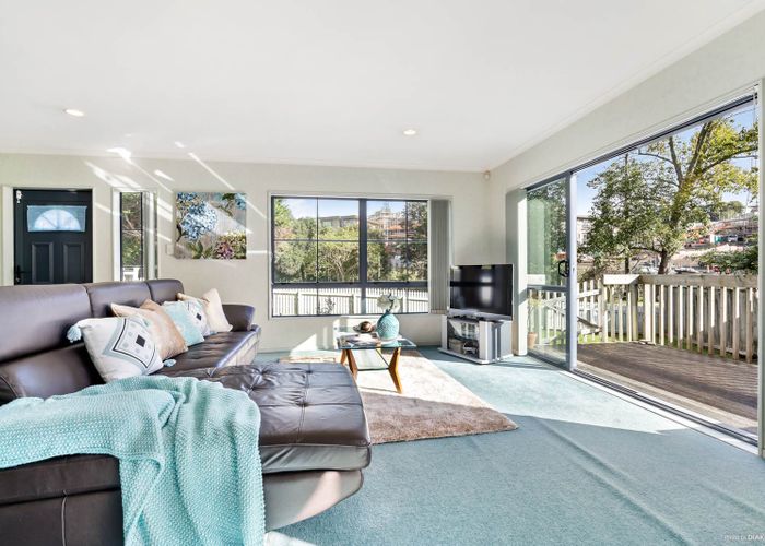  at 28 Commodore Drive, Lynfield, Auckland