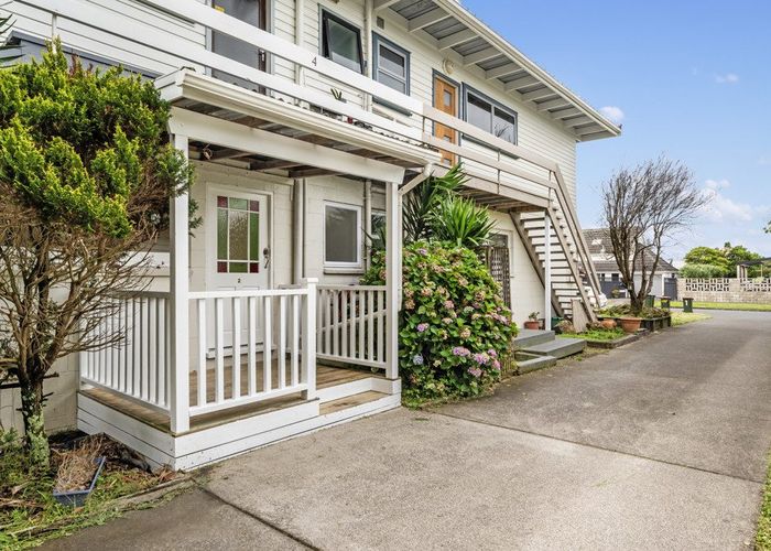  at 2/37 Wendover Road, Glendowie, Auckland City, Auckland