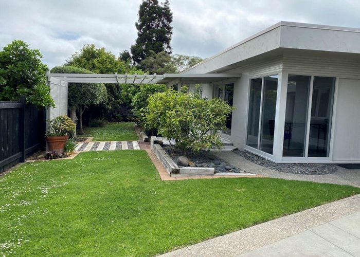  at 6 Malloy Place, Eastern Beach, Manukau City, Auckland
