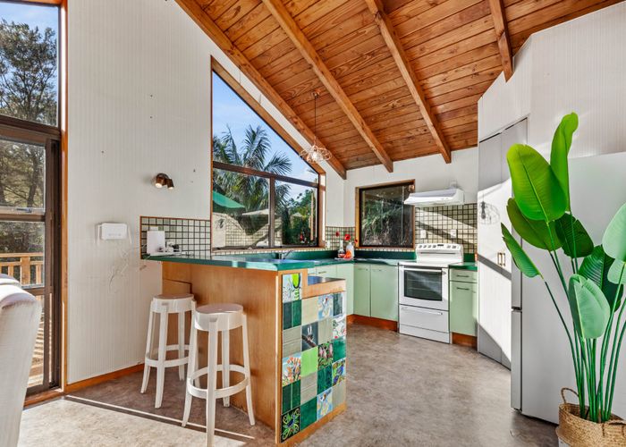  at 21A Western Road, Laingholm, Waitakere City, Auckland